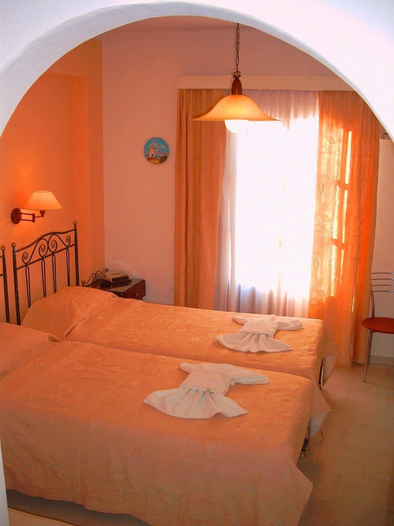 Sunset Studios And Apartments For Adults Over 21 Only Науса Екстер'єр фото
