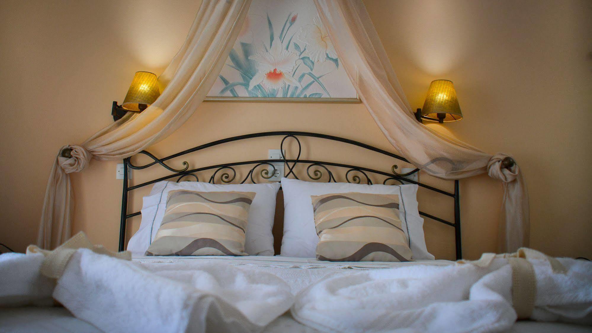 Sunset Studios And Apartments For Adults Over 21 Only Науса Екстер'єр фото